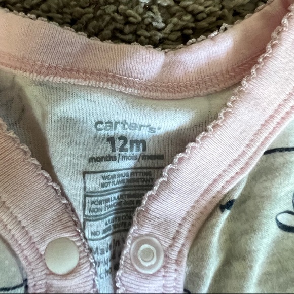 Cárter onesie one piece bottom down snap botton. Size 12month - Picture 2 of 5
